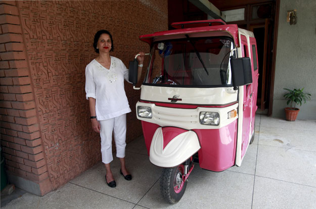 How to Buy Pink Rickshaw in Lahore
